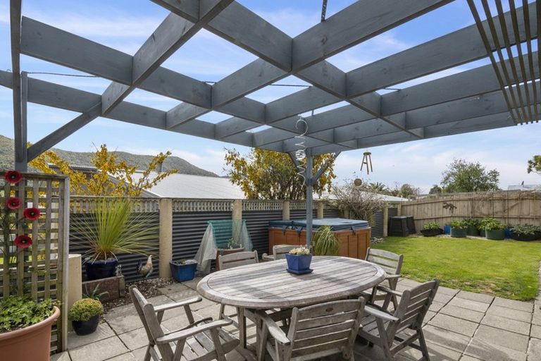 Photo of property in 2 Nautique Place, Waikawa, Picton, 7220