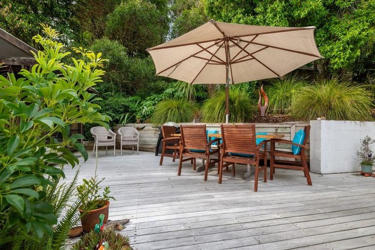 Photo of property in 2/13 Newstead Avenue, Browns Bay, Auckland, 0632