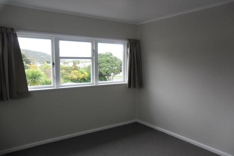 Photo of property in 95 Farmer Crescent, Taita, Lower Hutt, 5011