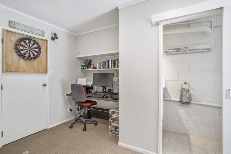 Photo of property in 2/22 Tui Glen Road, Birkenhead, Auckland, 0626