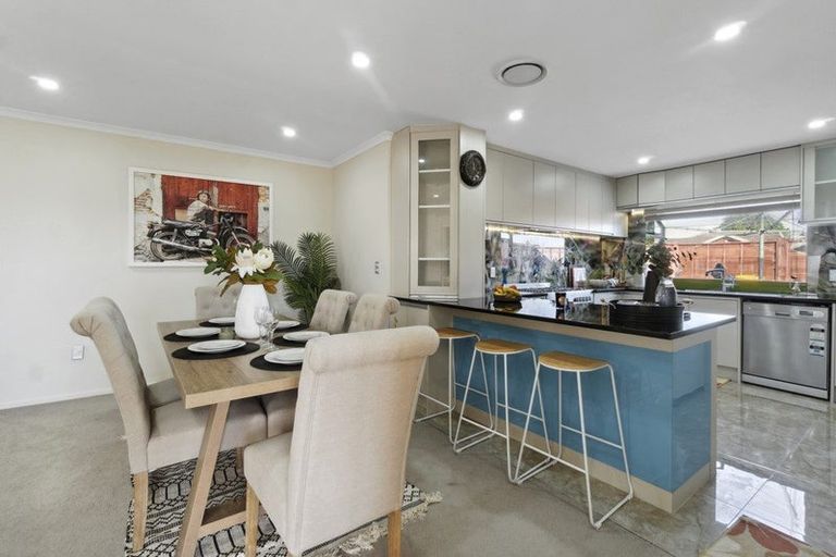 Photo of property in 55 Burswood Drive, Burswood, Auckland, 2013