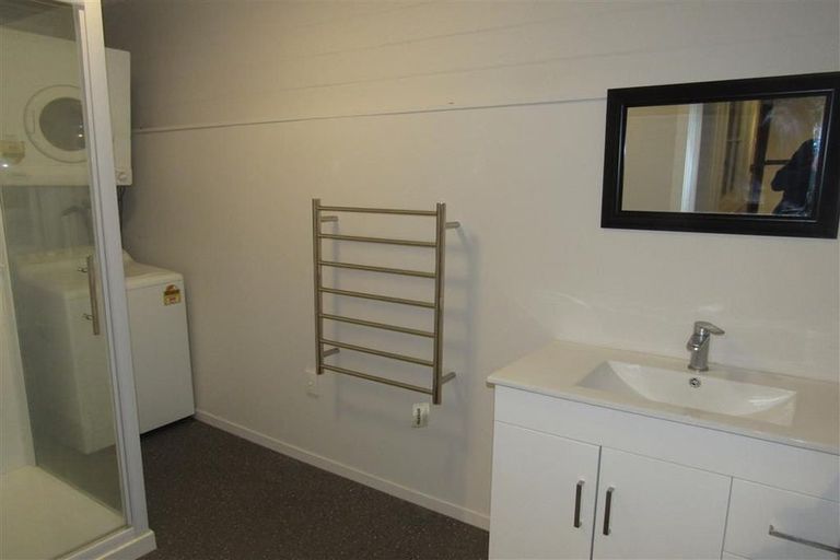 Photo of property in 195 The Terrace, Wellington Central, Wellington, 6011