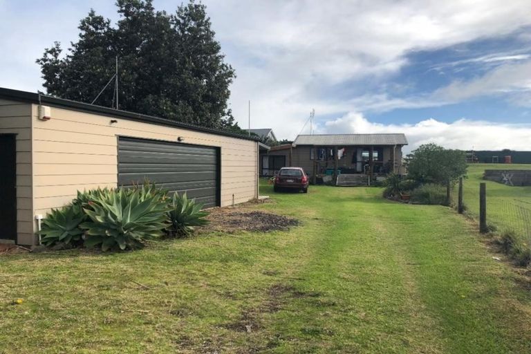 Photo of property in 23 Westside Road, Port Waikato, Tuakau, 2695