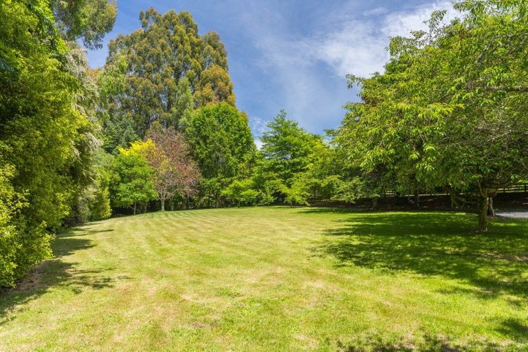 Photo of property in 208 Mapara Road, Acacia Bay, Taupo, 3385