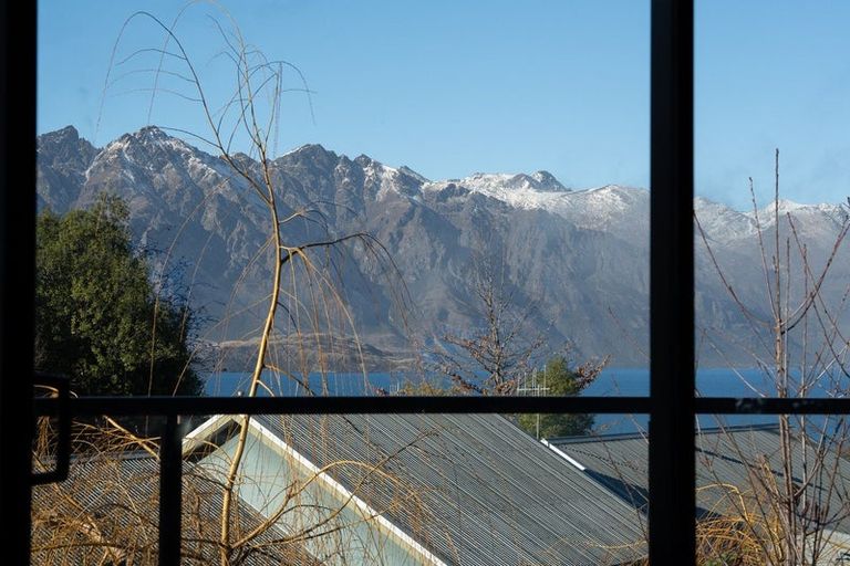 Photo of property in 5c Aspen Grove, Fernhill, Queenstown, 9300