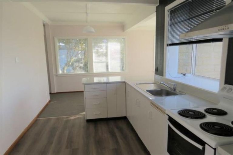 Photo of property in 35 Breakwater Road, Moturoa, New Plymouth, 4310