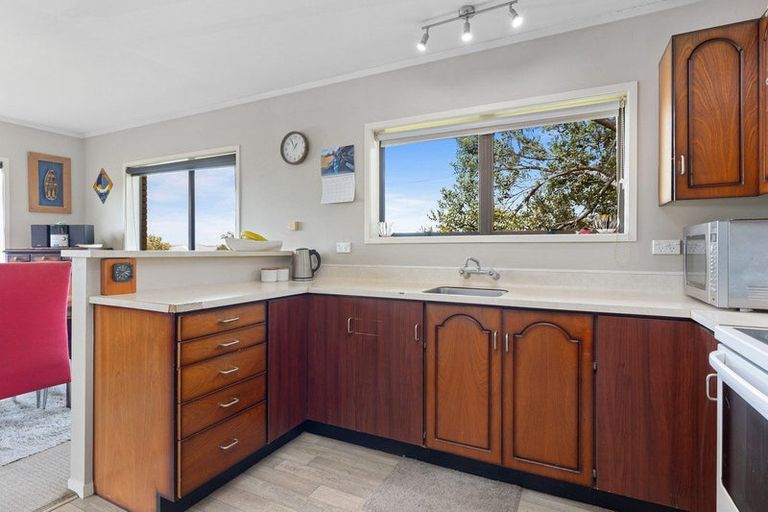 Photo of property in 822a Whangaparaoa Road, Manly, Whangaparaoa, 0930