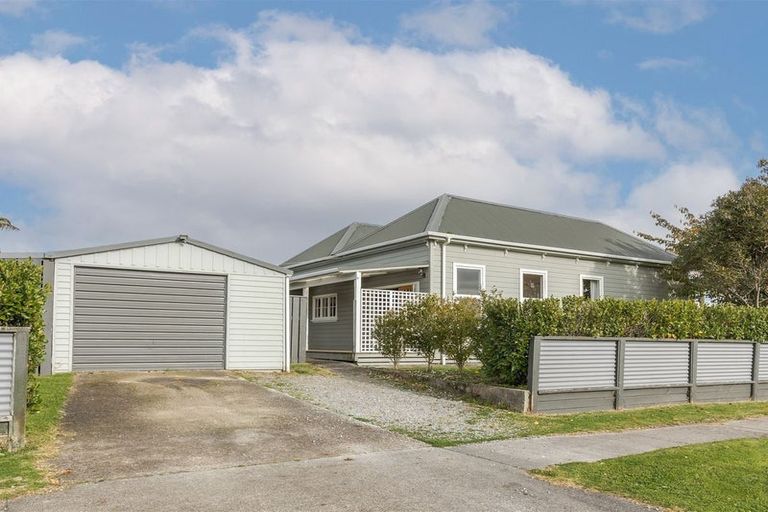 Photo of property in 9 Queen Street, Westport, 7825