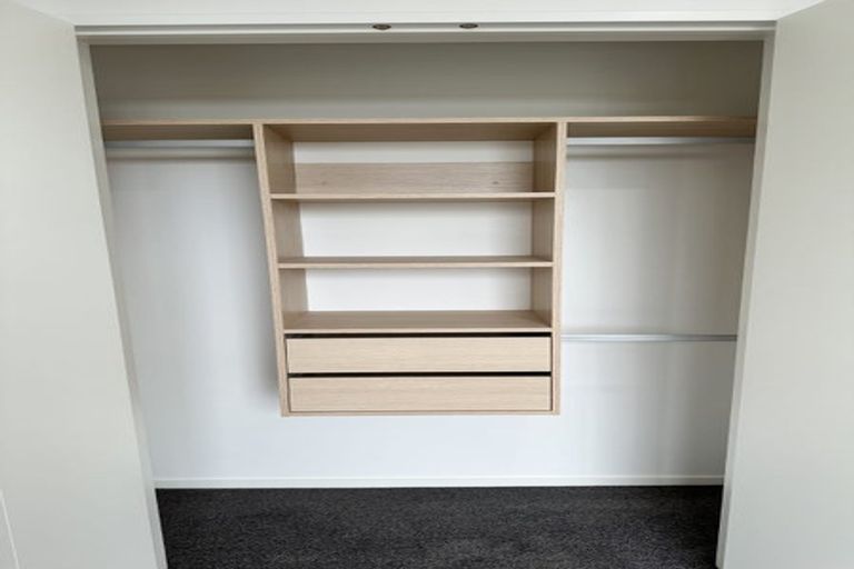 Photo of property in 2/77 Glenmore Road, Sunnyhills, Auckland, 2010