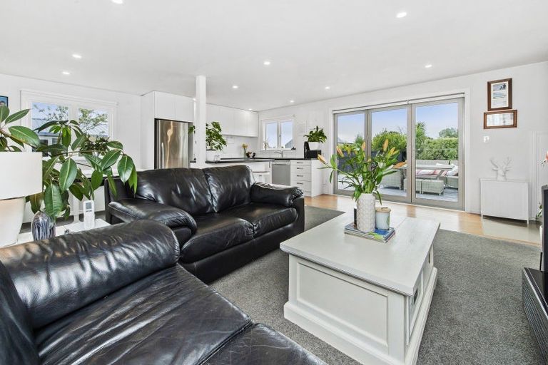 Photo of property in 31 Broadway Avenue, Waikuku Beach, 7473