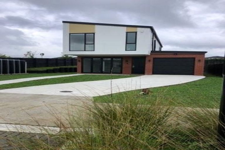 Photo of property in 12 Waikaha Street, Pokeno, 2472