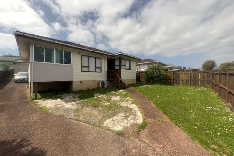 Photo of property in 112 Aviemore Drive, Highland Park, Auckland, 2010