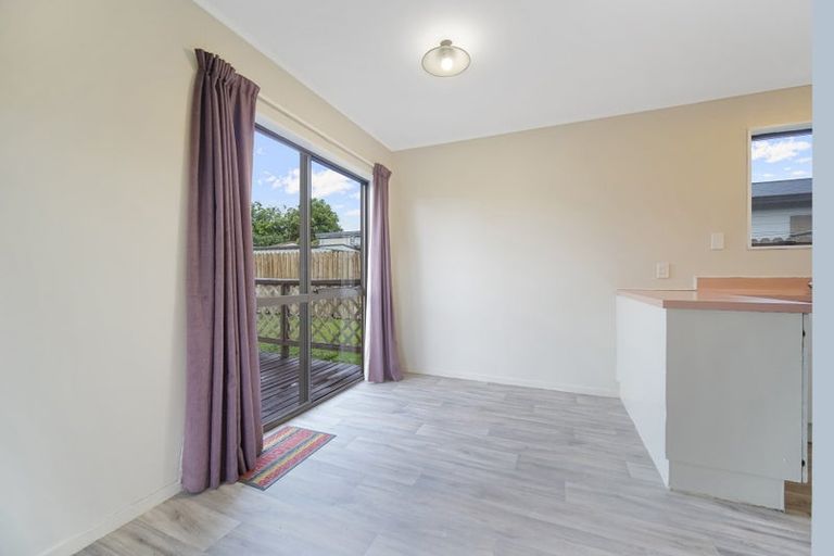 Photo of property in 2/6 Trimdon Street, Randwick Park, Auckland, 2105
