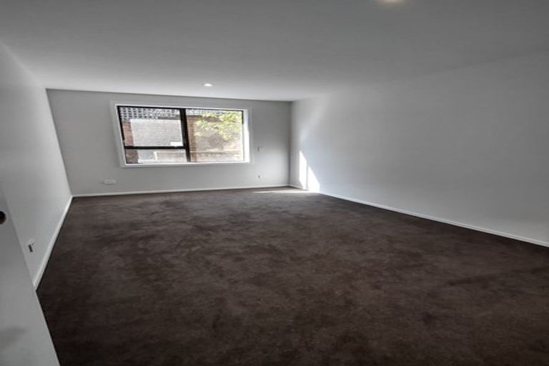 Photo of property in 11 Kinnel Grove, Papakowhai, Porirua, 5024