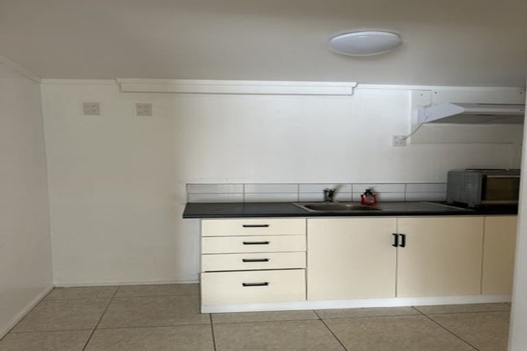 Photo of property in 113 Akaroa Drive, Maupuia, Wellington, 6022