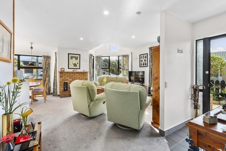 Photo of property in 1/4u Richard Street, Titahi Bay, Porirua, 5022