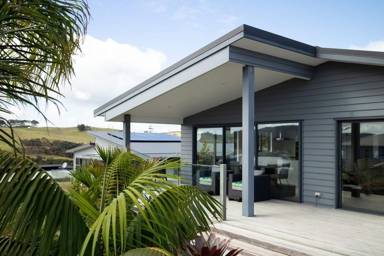 Photo of property in 27 Lori Lane, Coopers Beach, 0420