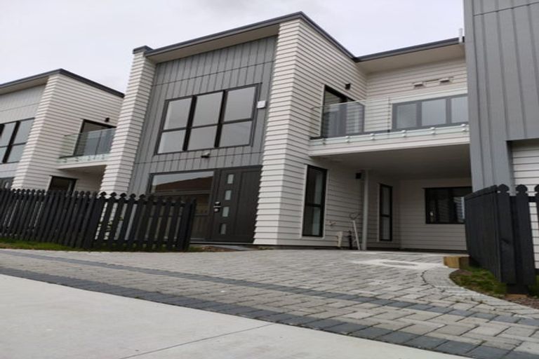 Photo of property in 1/21 Humphrey Kemp Avenue, Henderson, Auckland, 0612