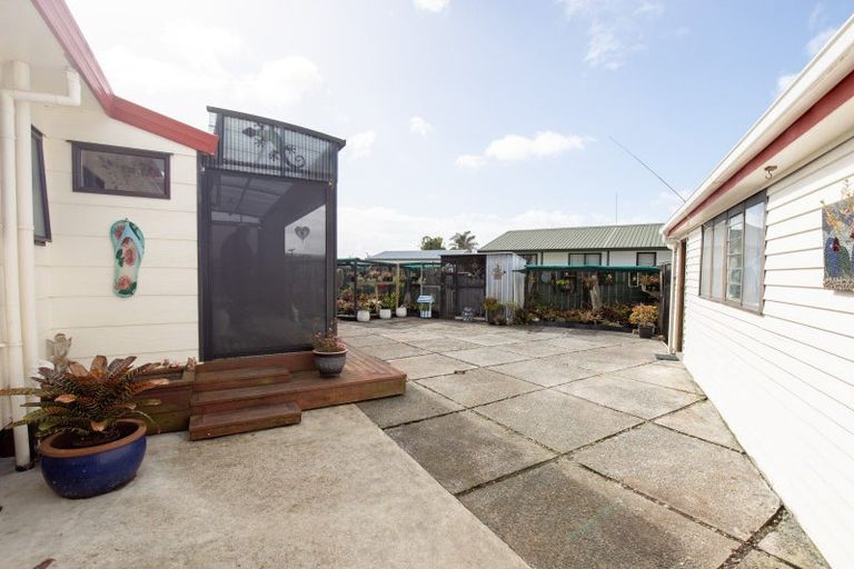Photo of property in 5 Parfitt Place, Ngatea, 3503