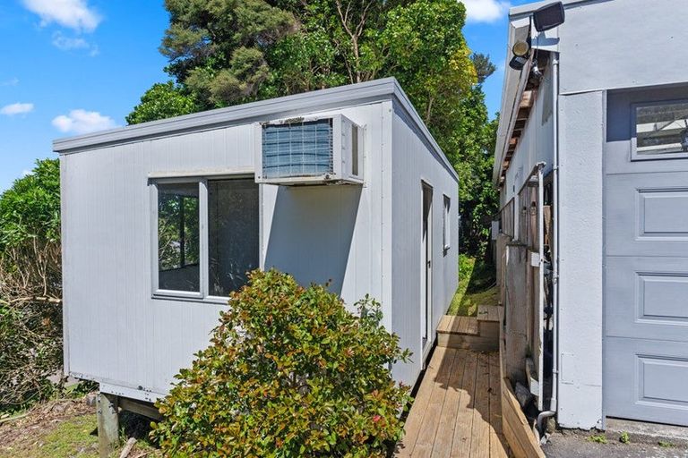 Photo of property in 48 Tiromoana Road, Raumati South, Paraparaumu, 5032