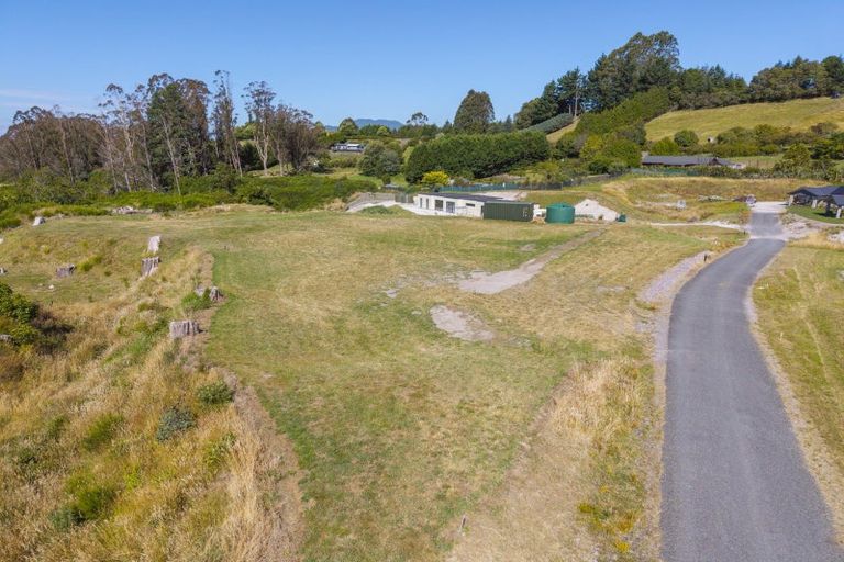 Photo of property in 14 Willow Lane, Acacia Bay, 3385