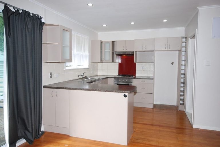Photo of property in 9 Aronui Terrace, Kelston, Auckland, 0602