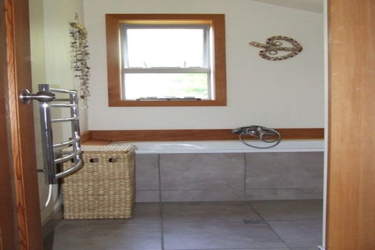 Photo of property in 131a Cockayne Road, Khandallah, Wellington, 6035