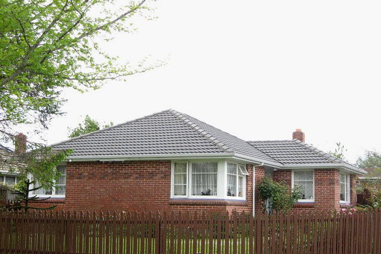 Photo of property in 39 Dunedin Street, Redwood, Christchurch, 8051