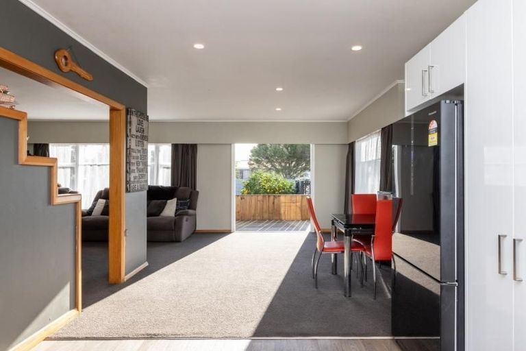 Photo of property in 4 Cranby Crescent, Onekawa, Napier, 4110