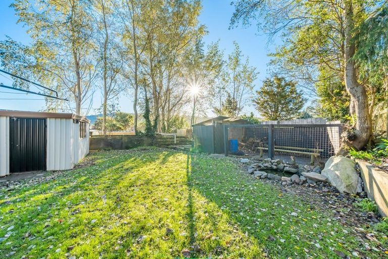 Photo of property in 10 Prestige Place, Maoribank, Upper Hutt, 5018