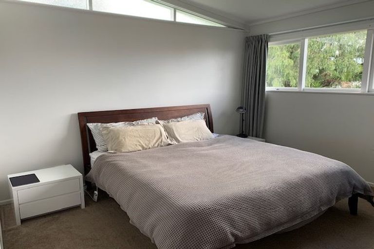 Photo of property in 9 Ridgemount Rise, Mangere Bridge, Auckland, 2022