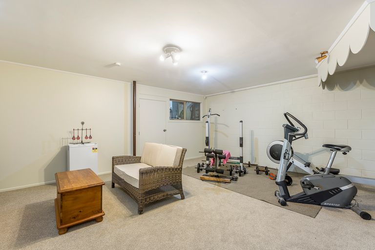 Photo of property in 29 Gibbs Crescent, Red Hill, Papakura, 2110