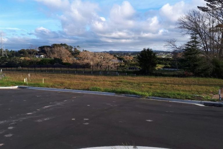 Photo of property in 11 Grenache Way, Kumeu, 0810