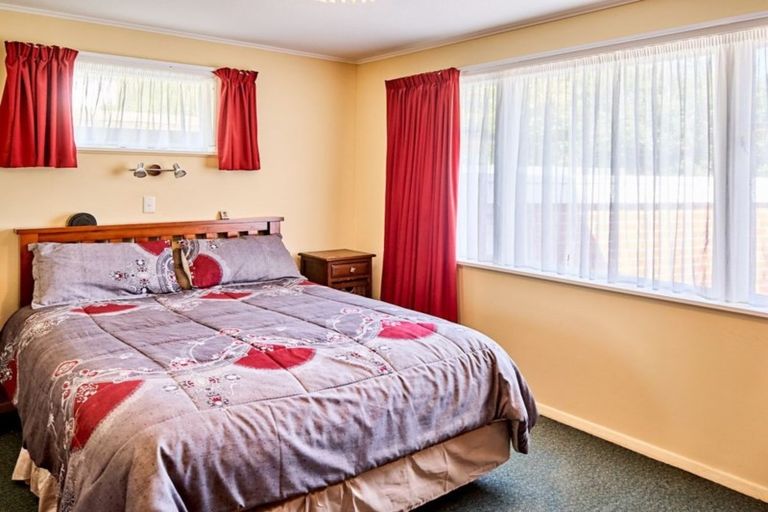 Photo of property in 73 Taylor Terrace, Tawa, Wellington, 5028