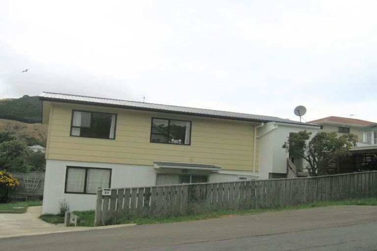 Photo of property in 2 Bell Street, Tawa, Wellington, 5028