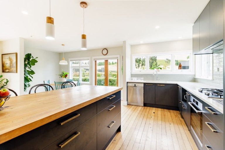 Photo of property in 61/4c Osborne Road, Amberley, 7410