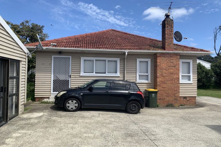 Photo of property in 1 Waterfront Road, Mangere Bridge, Auckland, 2022