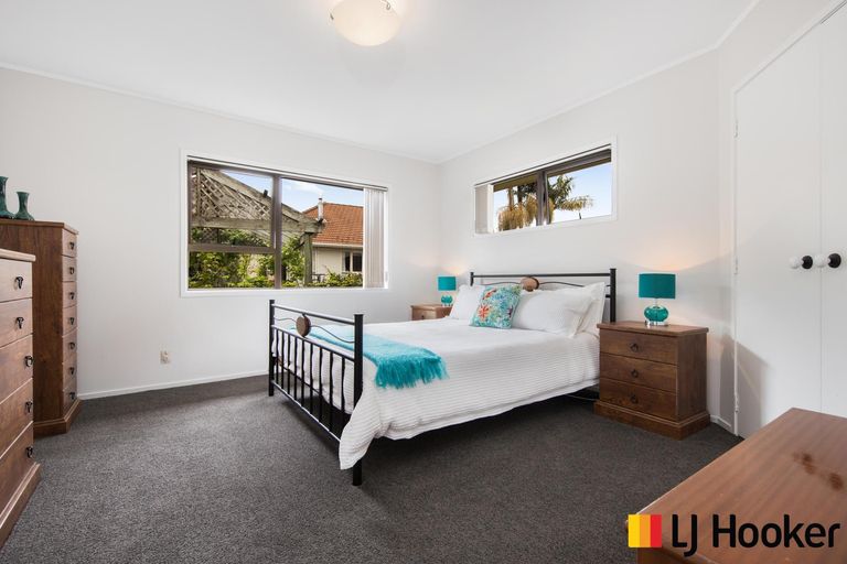 Photo of property in 21 St Annes Crescent, Wattle Downs, Auckland, 2103