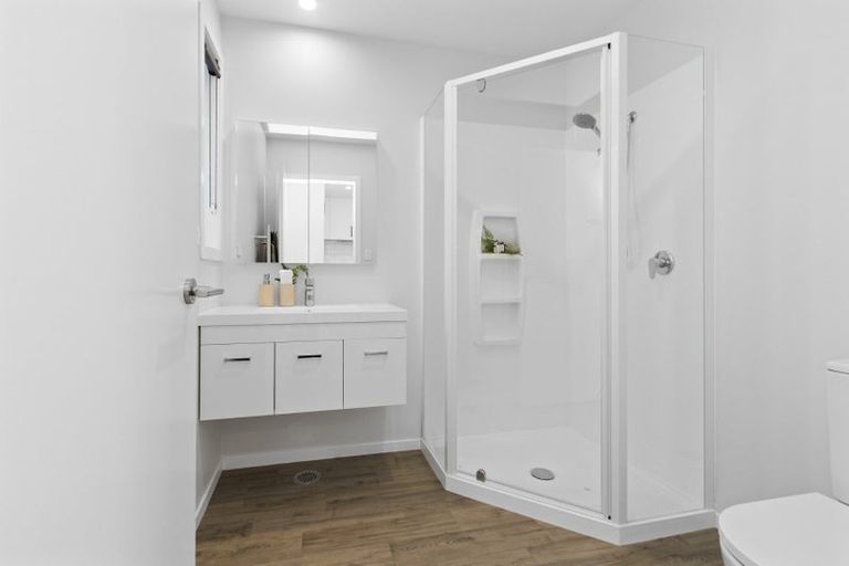 Photo of property in 2/16 Betley Crescent, Fairview Downs, Hamilton, 3214