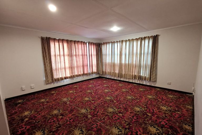 Photo of property in 44 Brandon Road, Glen Eden, Auckland, 0602