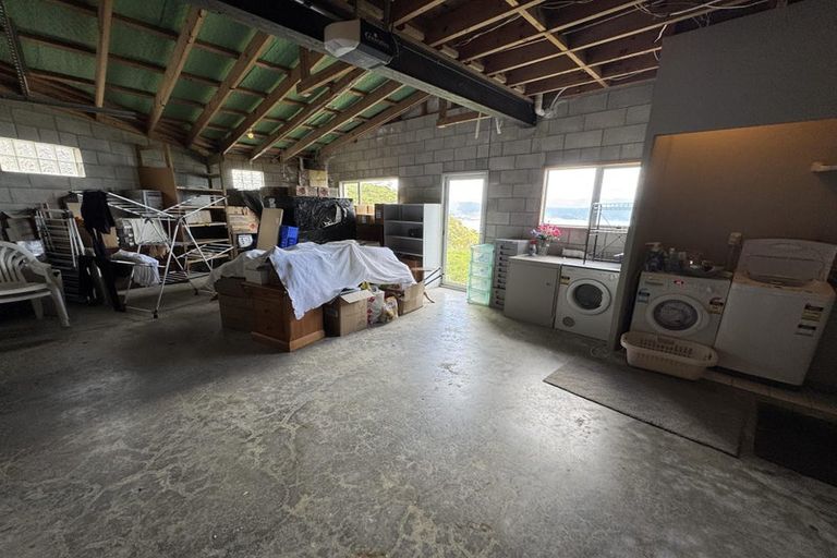 Photo of property in 14 Forbes Lane, Newlands, Wellington, 6037