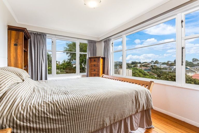 Photo of property in 12 Owhiti Street, Titahi Bay, Porirua, 5022
