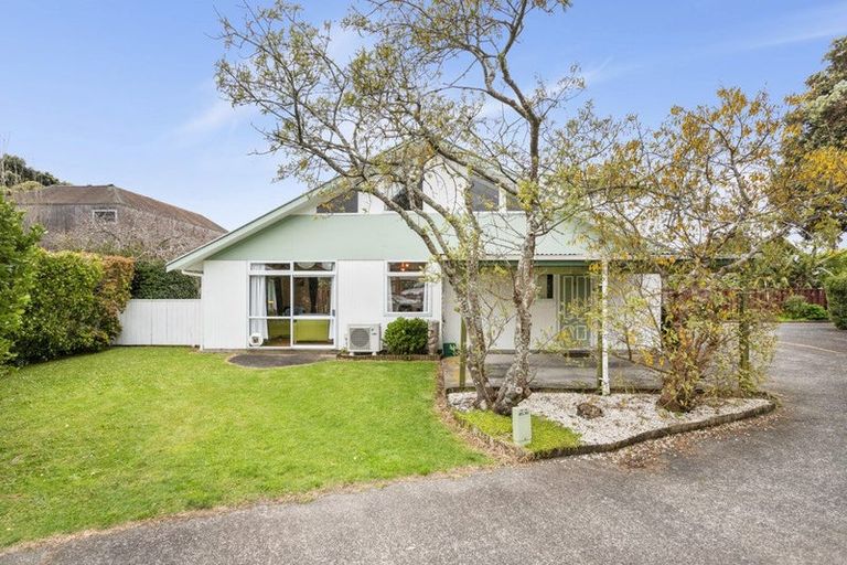 Photo of property in 10/25a Beach Road, Te Atatu Peninsula, Auckland, 0610