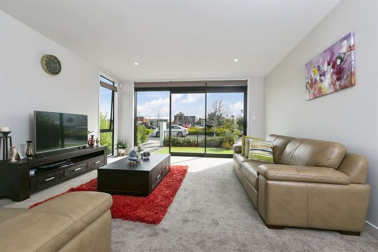 Photo of property in 12 Leadership Crescent, Papakura, 2110