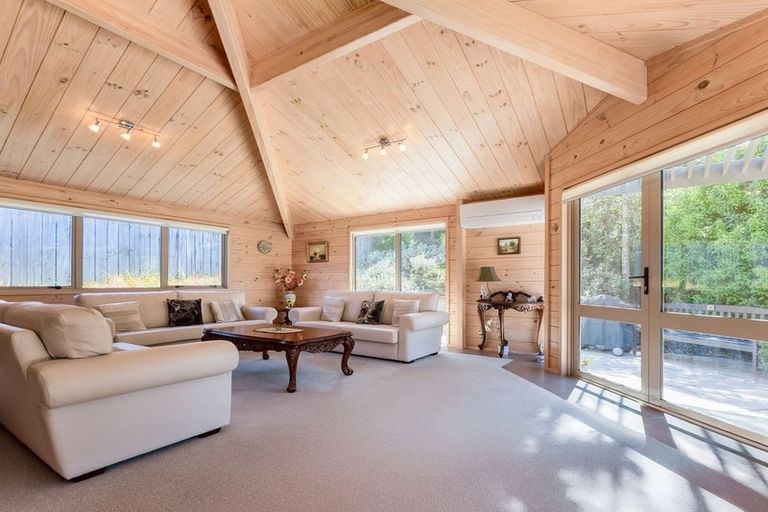 Photo of property in 27 Cascade Way, Paraparaumu, 5032