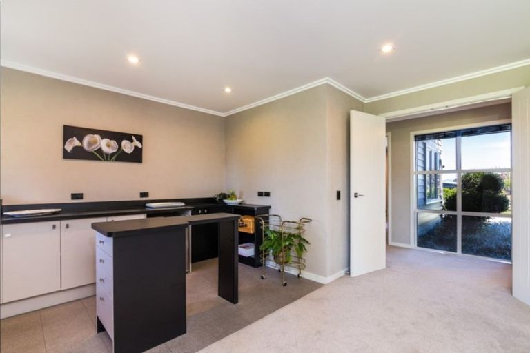 Photo of property in 16 Montgomery Crescent, Kinloch, Taupo, 3377