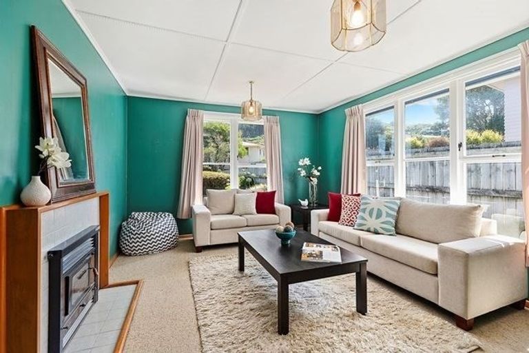 Photo of property in 25 Turkington Street, Tawa, Wellington, 5028