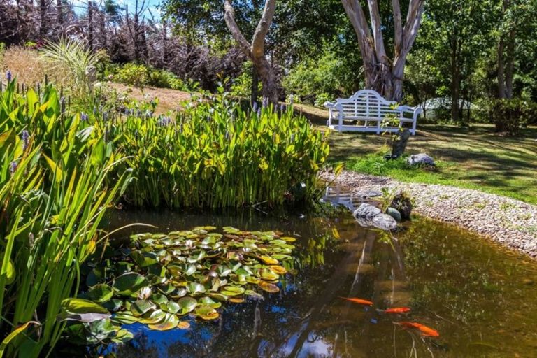 Photo of property in 58 Gillespie Place, Acacia Bay, Taupo, 3385