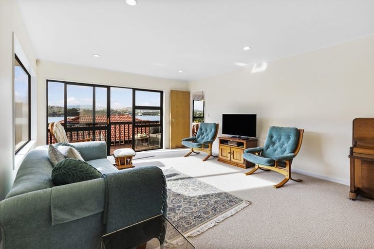 Photo of property in 2/378 Evans Bay Parade, Hataitai, Wellington, 6021