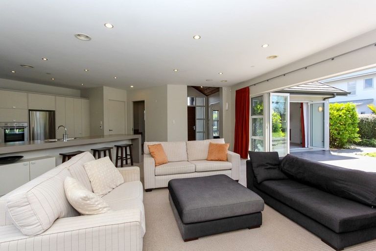 Photo of property in 4 Links Drive, Waiwhakaiho, New Plymouth, 4312